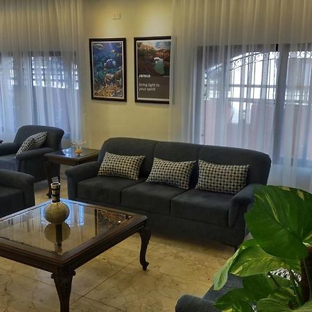 מאדאבה Black Iris Hotel מראה חיצוני תמונה