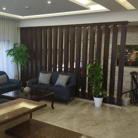 מאדאבה Black Iris Hotel מראה חיצוני תמונה