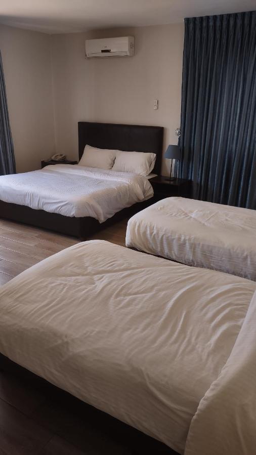 מאדאבה Black Iris Hotel מראה חיצוני תמונה