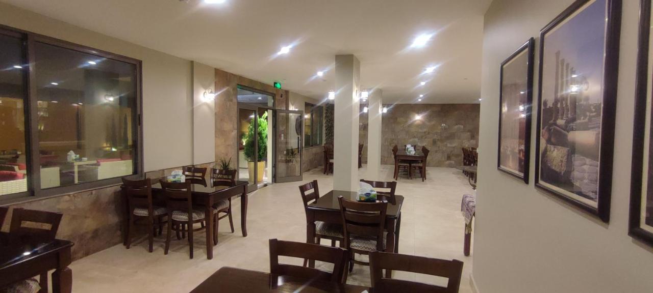 מאדאבה Black Iris Hotel מראה חיצוני תמונה