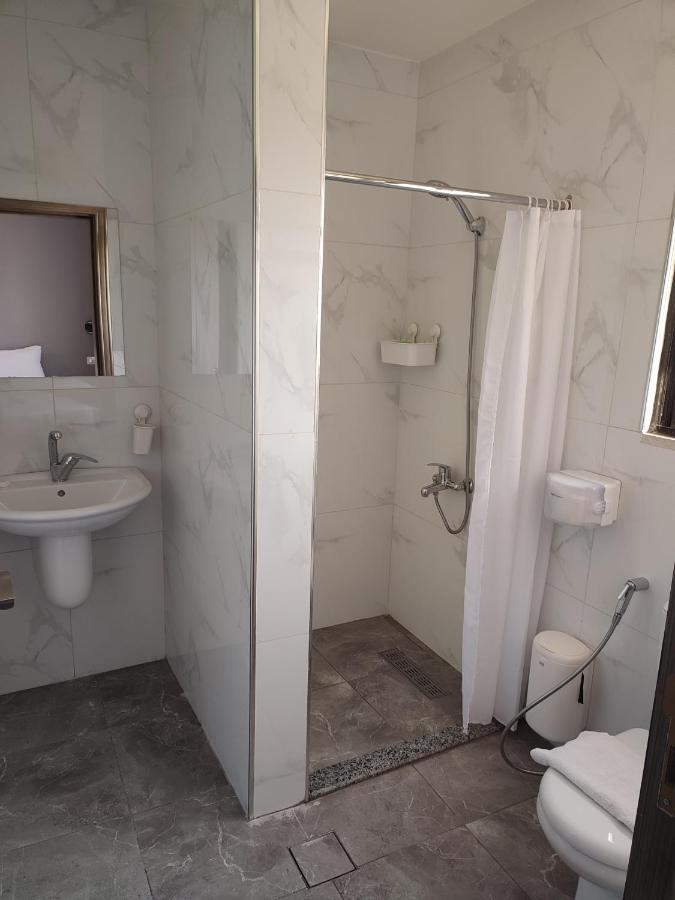 מאדאבה Black Iris Hotel מראה חיצוני תמונה