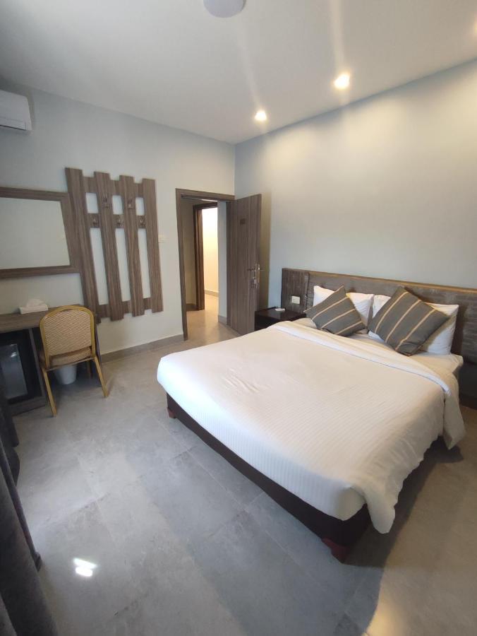 מאדאבה Black Iris Hotel מראה חיצוני תמונה