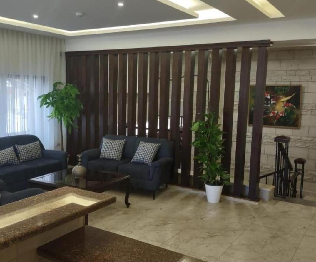 מאדאבה Black Iris Hotel מראה חיצוני תמונה