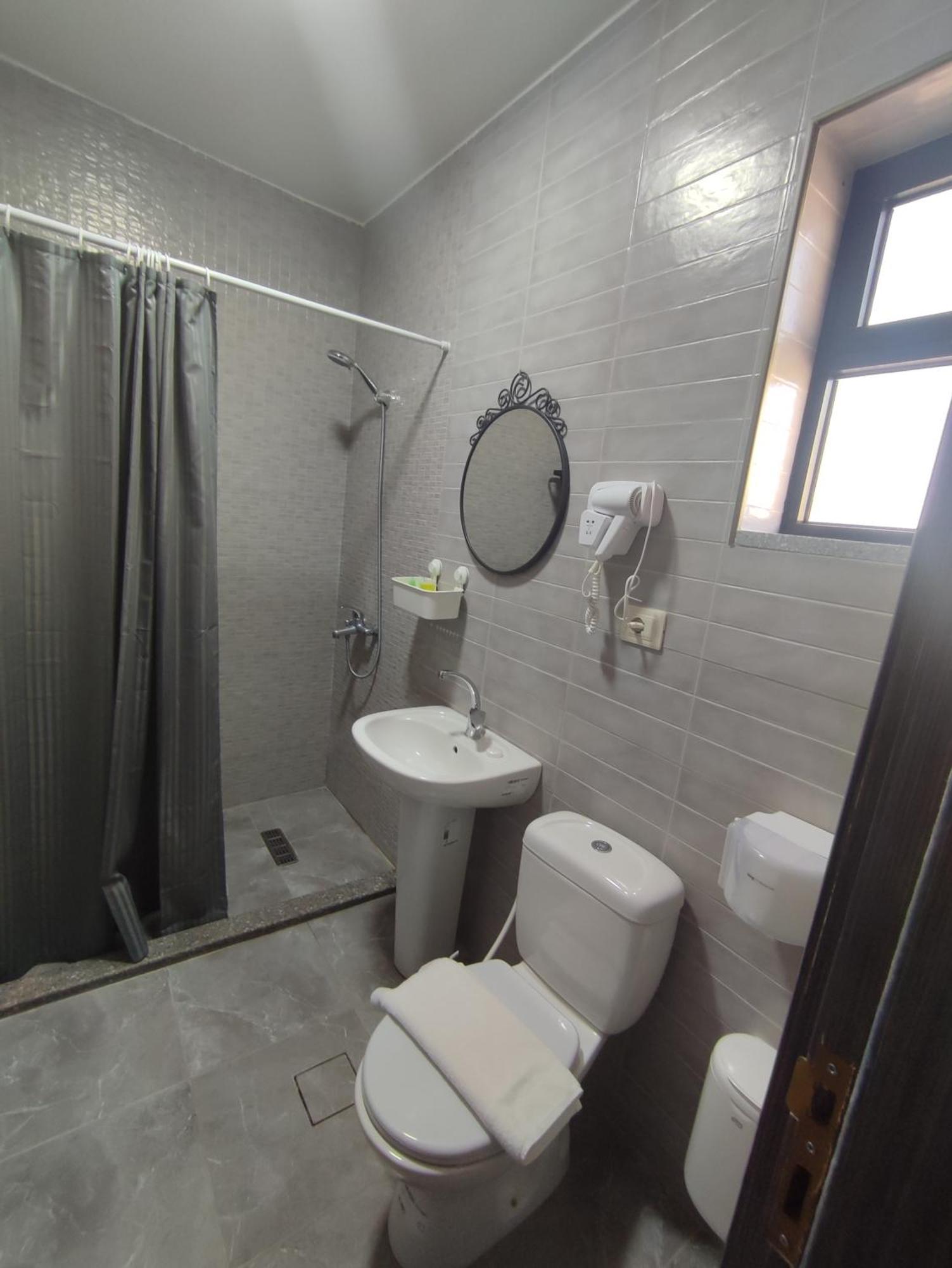 מאדאבה Black Iris Hotel חדר תמונה
